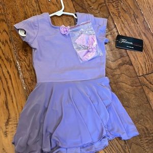 NWT! Lavender ballet Leo with bow accessory. Size Small Child -